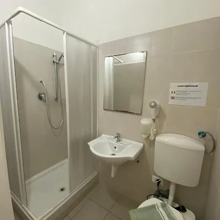 Lucky Guest House Отель типа 